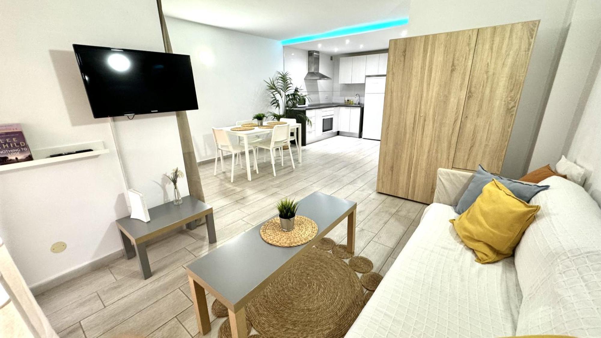 Sur Y Sol Junto Al Mar By Deihu Experiences Apartment Los Cristianos  Bagian luar foto